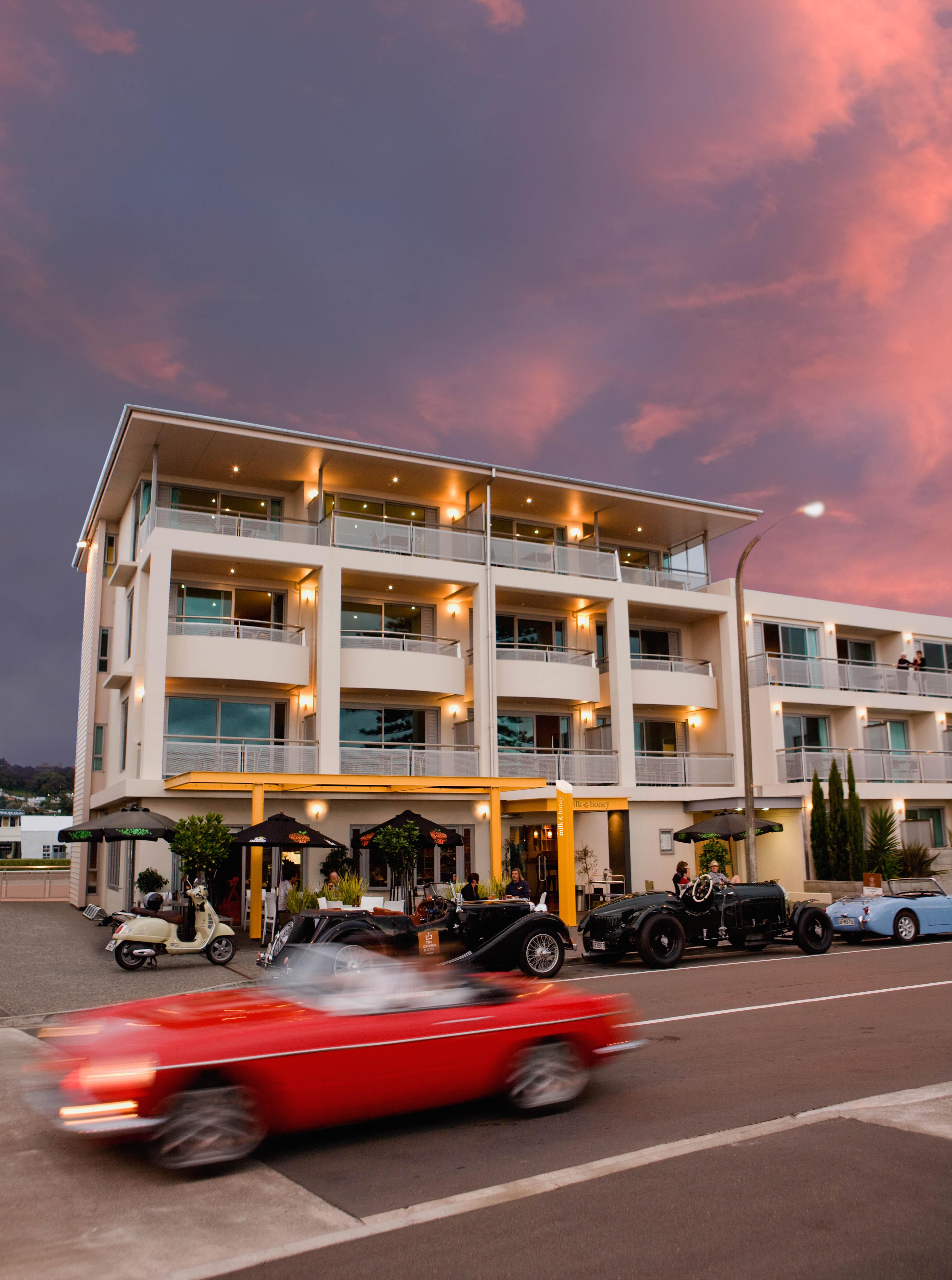 The Crown Hotel Napier Exterior photo